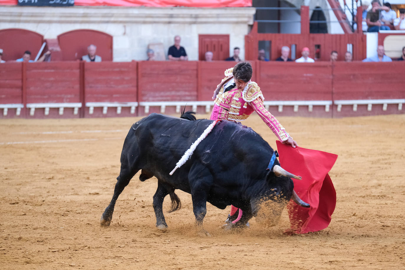 En imágenes: La cornada a Daniel Luque en El Puerto
