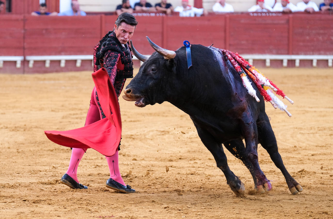 En imágenes: La cornada a Daniel Luque en El Puerto
