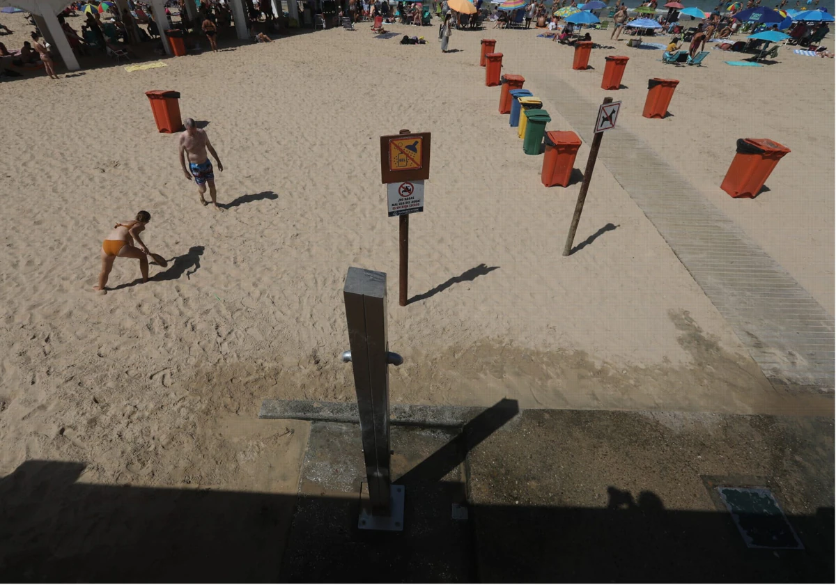 Las playas de Cádiz, con nuevas limitaciones para los usuarios.
