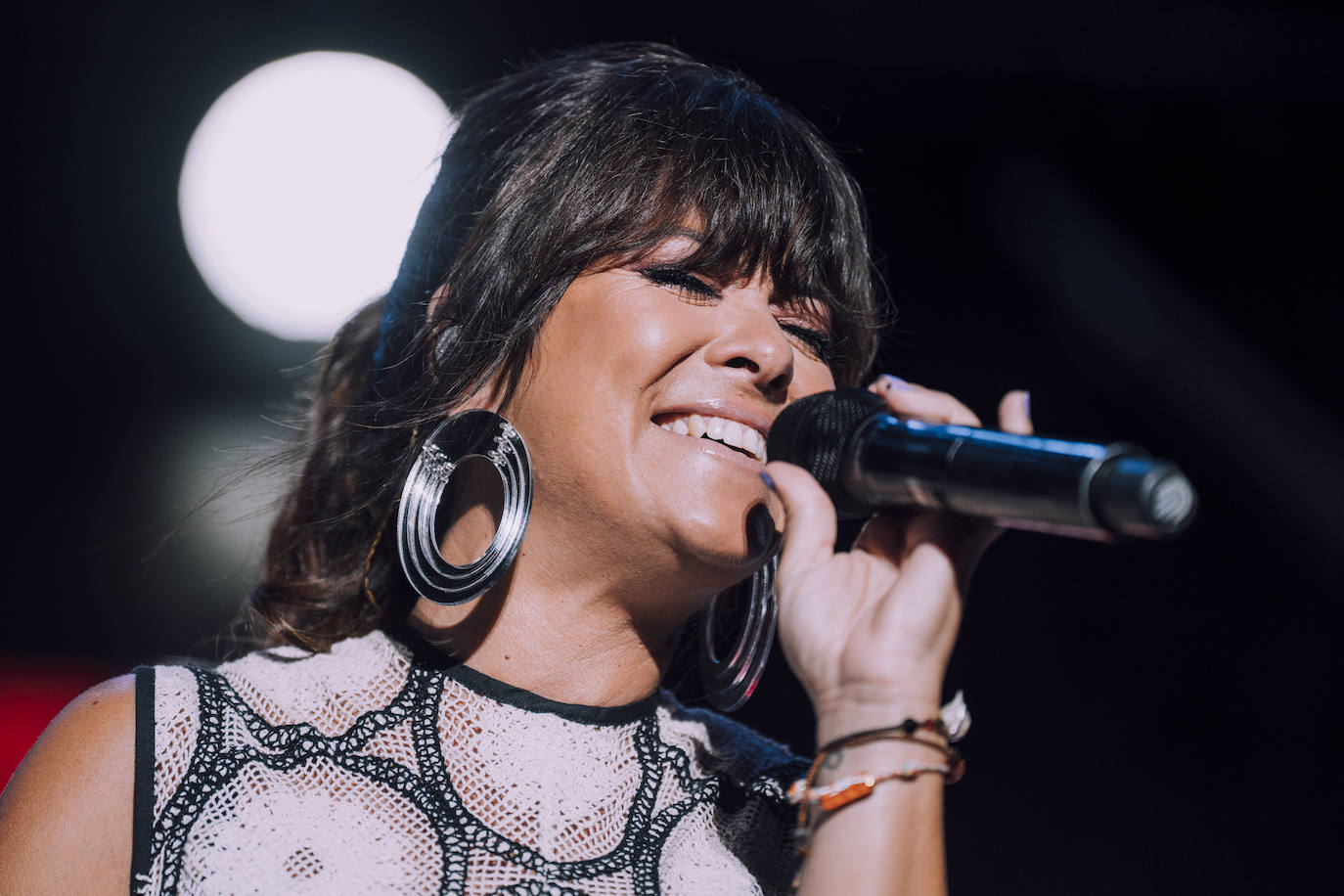 Fotos: Placeres y pecados se fusionan en la voz de Vanesa Martín en Concert Music Festival