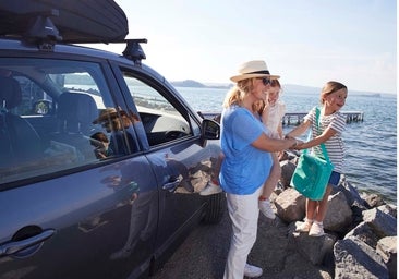 Consejos para cuidar el coche en zonas de playa y evitar que el salitre y la humedad lo dañen