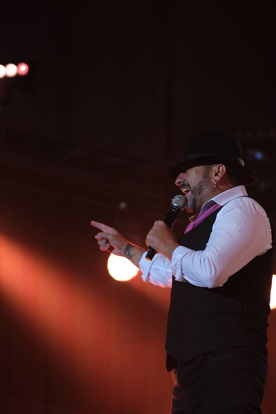 FOTOS: El Barrio derrocha amor a su tierra y emoción en Cabaret Festival de El Puerto