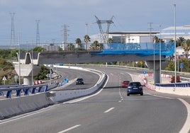 Colocado el primer tablero central del viaducto en las obras del tren de La Cabezuela