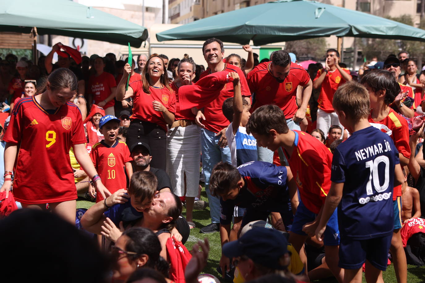 Fotos: Cádiz apoya a la Selección femenina en la &#039;Fan Zone&#039;