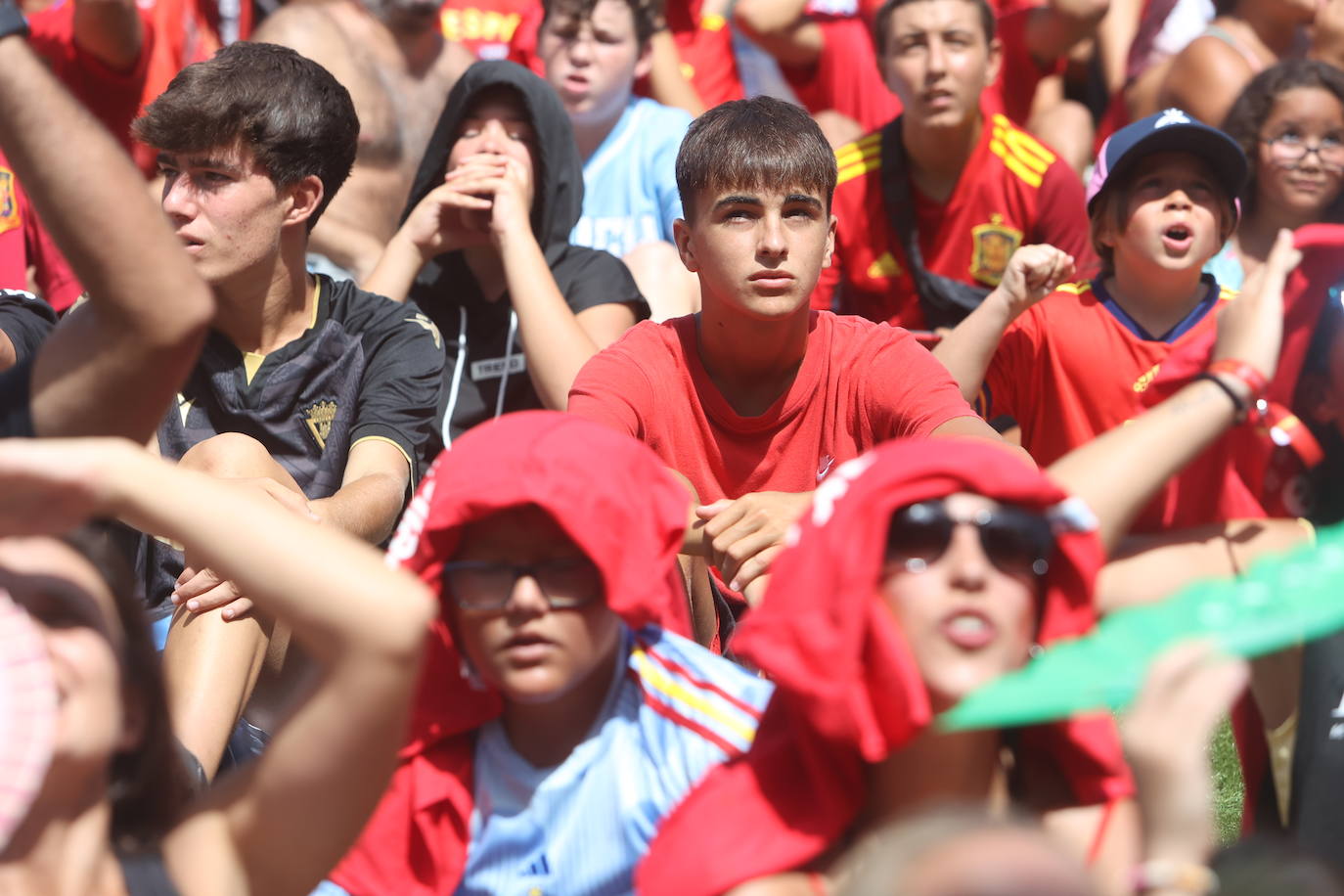 Fotos: Cádiz apoya a la Selección femenina en la &#039;Fan Zone&#039;