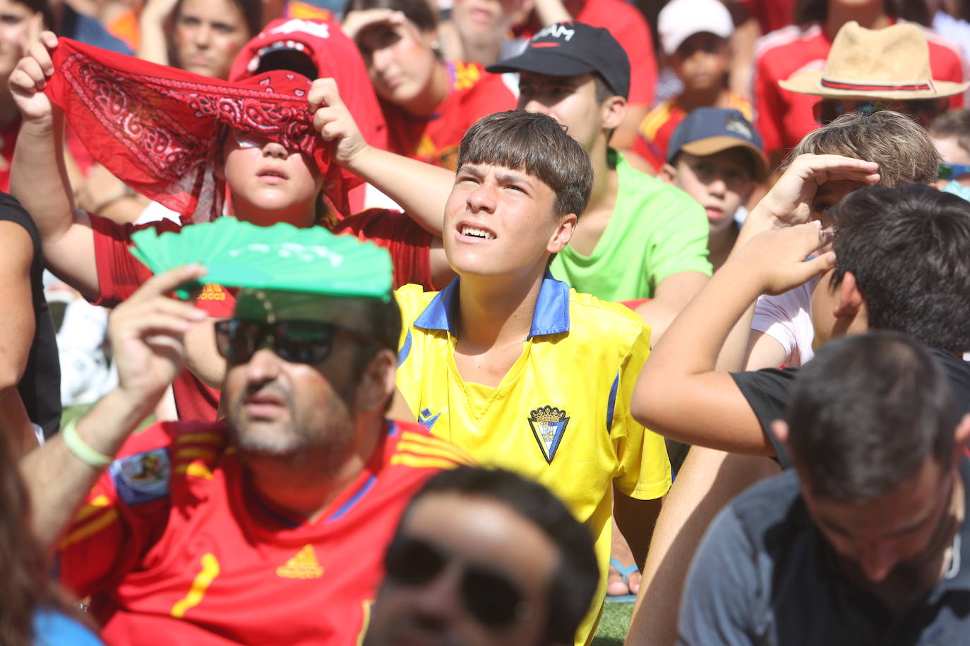 Fotos: Cádiz apoya a la Selección femenina en la &#039;Fan Zone&#039;