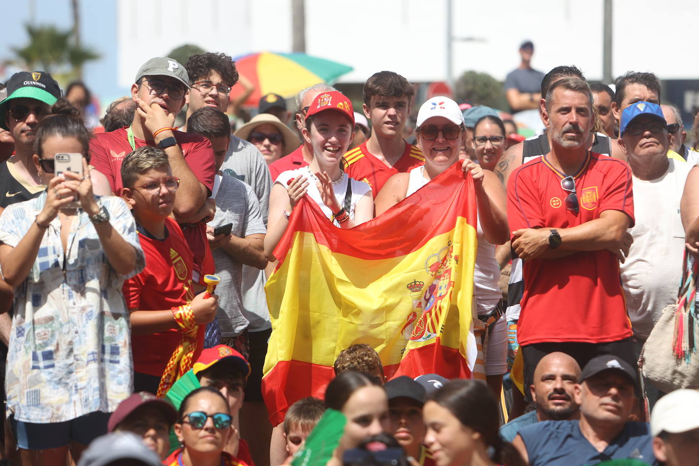 Fotos: Cádiz apoya a la Selección femenina en la &#039;Fan Zone&#039;