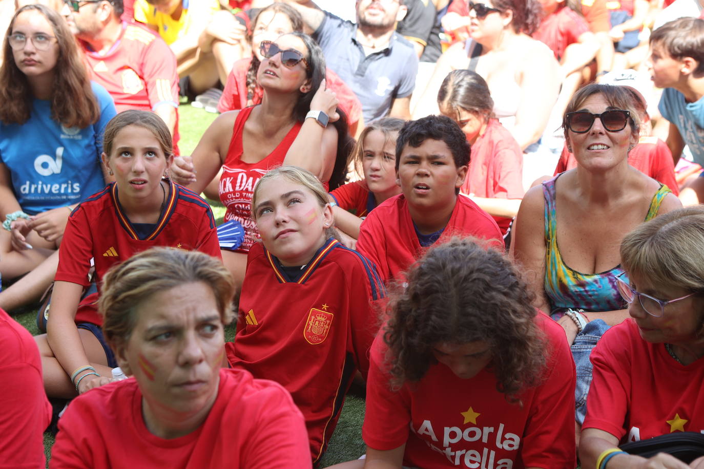 Fotos: Cádiz apoya a la Selección femenina en la &#039;Fan Zone&#039;