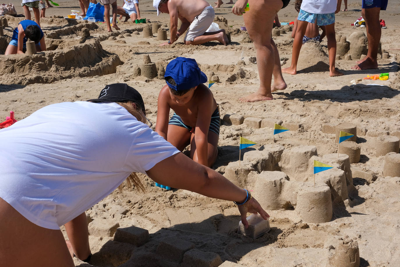 Fotos: el concurso de castillos de arena en la playa de Cádiz