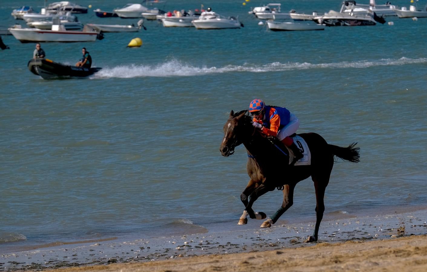 Fotos: Sanlúcar disfruta con el último galope del verano