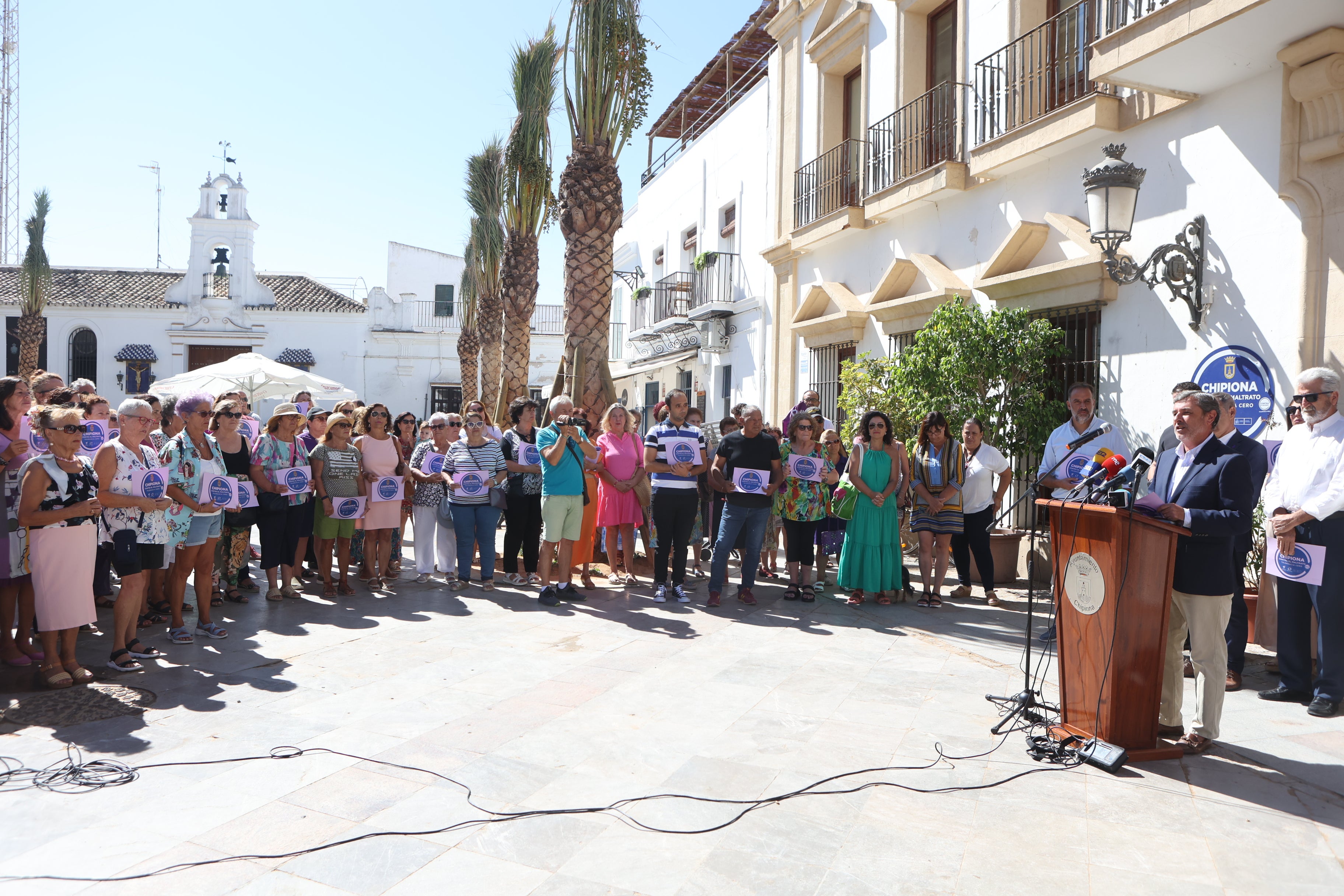 Fotos: Chipiona llora y condena el crimen machista de Encarni