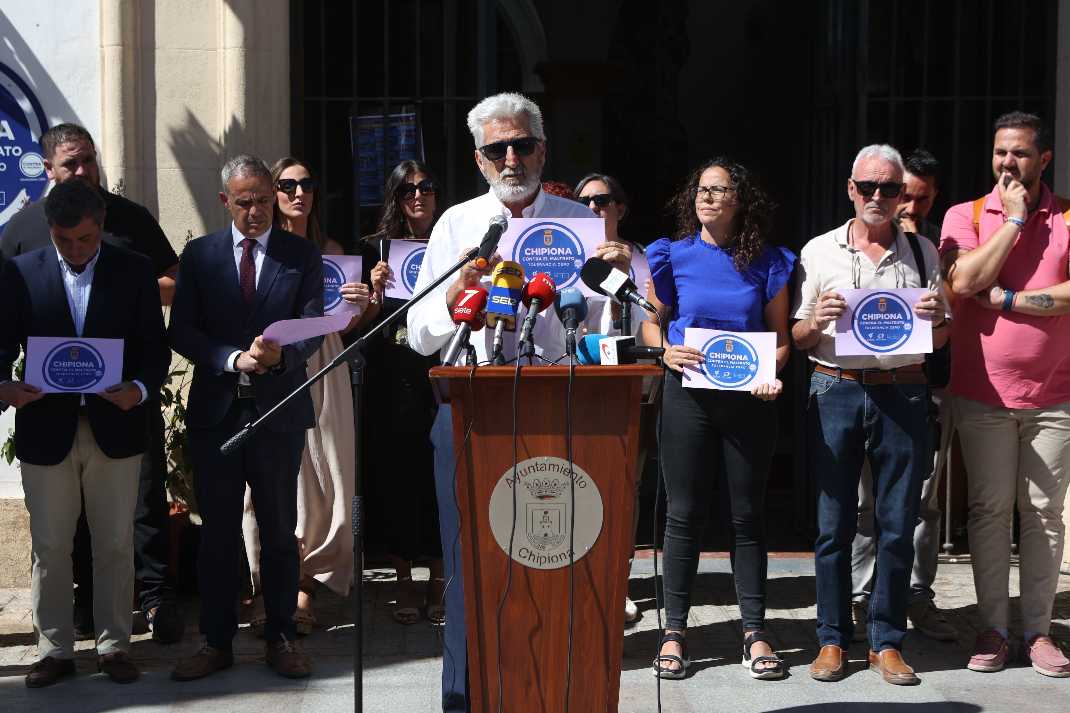 Fotos: Chipiona llora y condena el crimen machista de Encarni