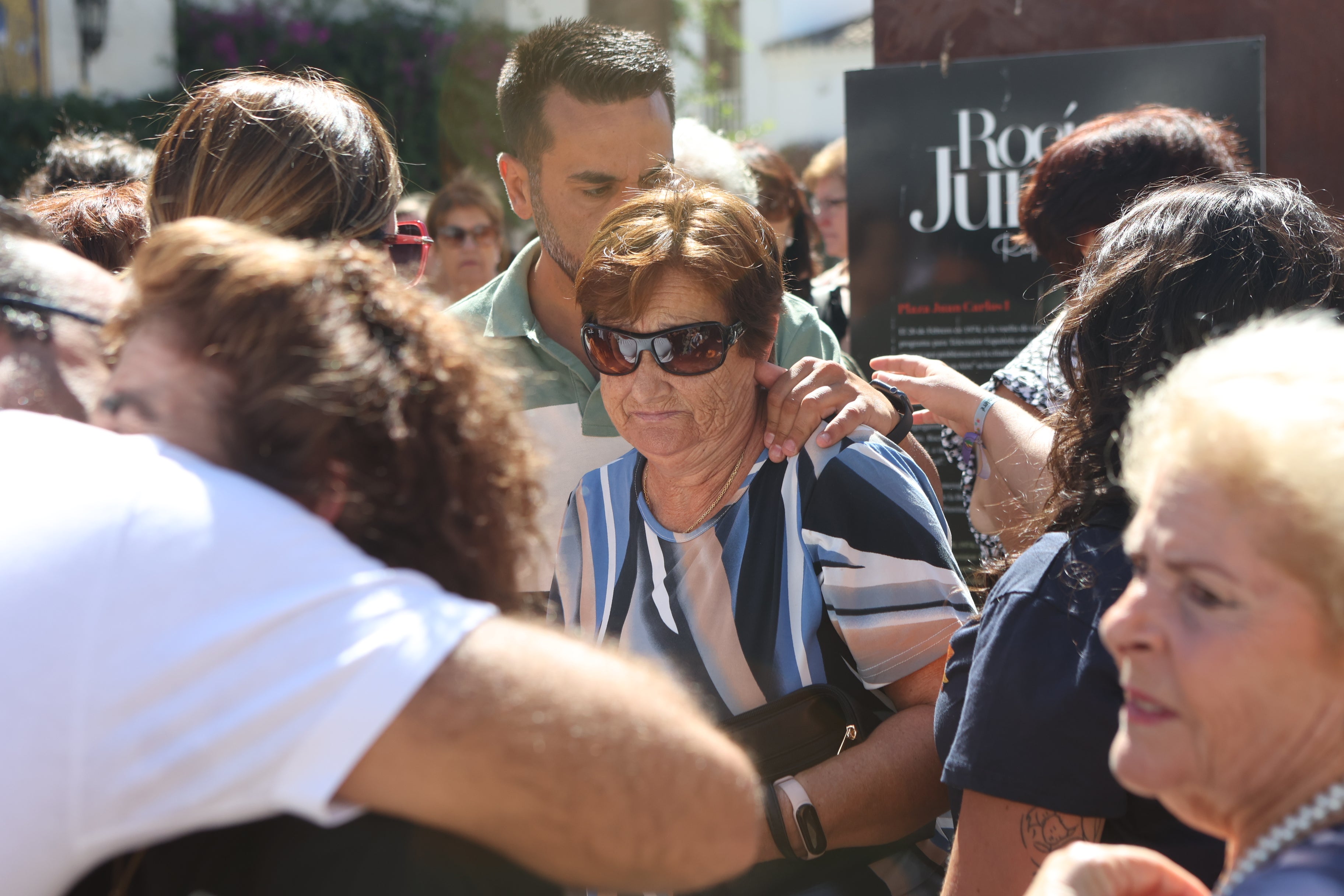 Fotos: Chipiona llora y condena el crimen machista de Encarni