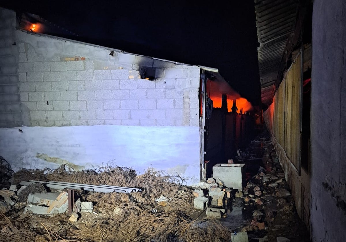 Incendio en una granja de Chiclana.