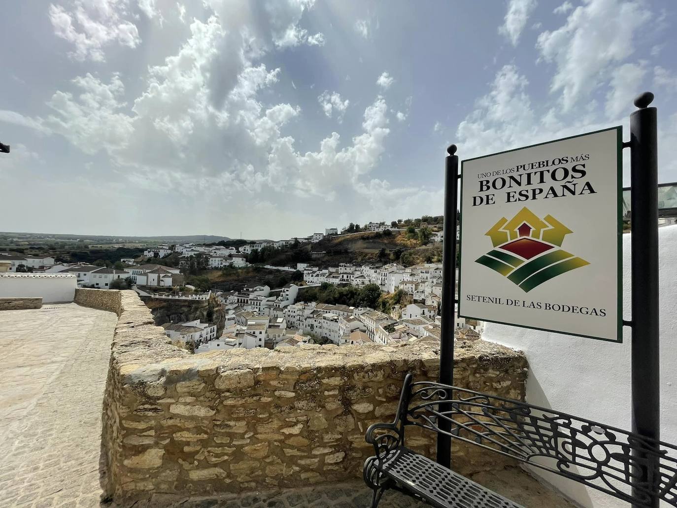 La Ruta del Amor se encuentra en uno de los pueblos más bonitos de España: Setenil de las Bodegas