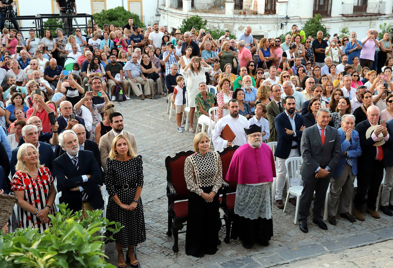 Fotos: La tradicional pisa de la uva inaugura oficialmente la Fiesta de la Vendimia