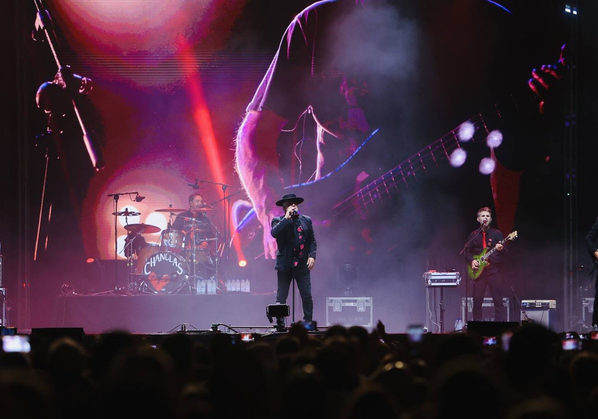 Fotos: Las bandas icónicas &#039;Los chanclas&#039; y &#039;Toreros Muertos&#039; hacen vibrar la primera noche de la Gran Regata en Cádiz