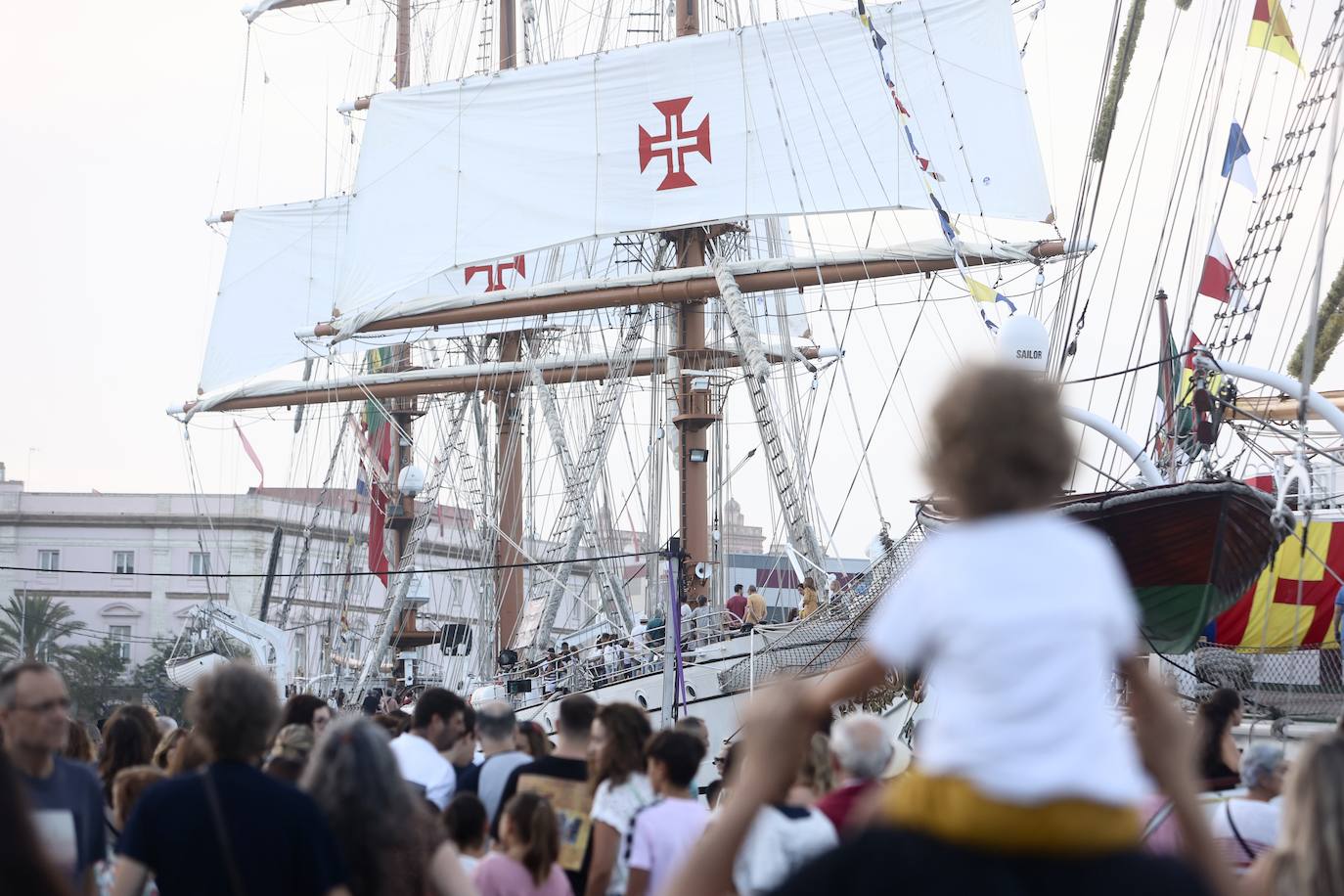 Fotos: Primer día de la Gran Regata en el muelle de Cádiz