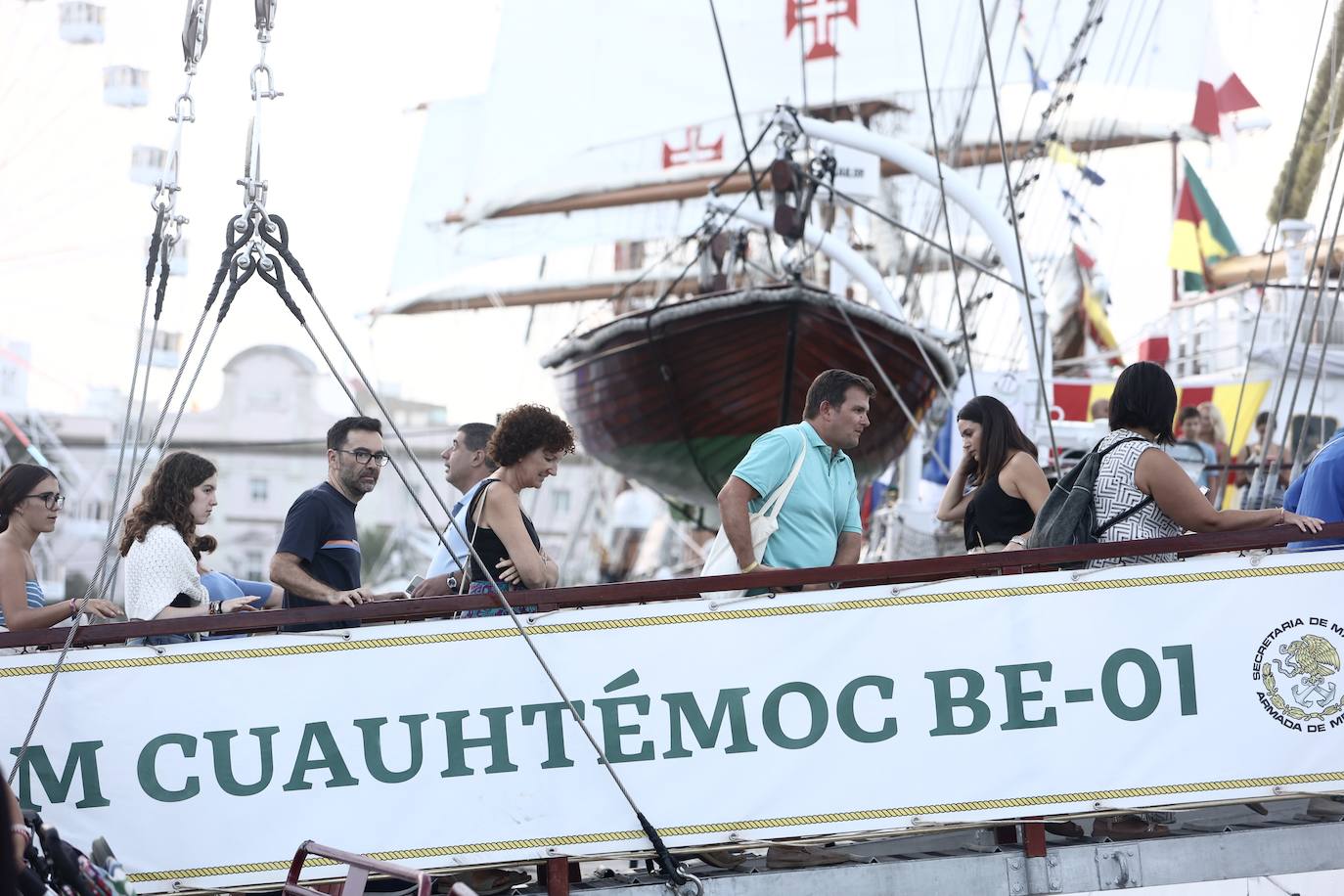 Fotos: Primer día de la Gran Regata en el muelle de Cádiz