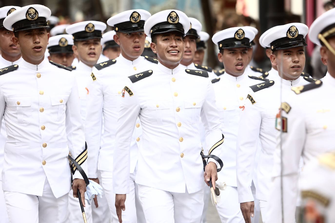 Fotos: Desfile de tripulantes de la Gran Regata 2023 de Cádiz