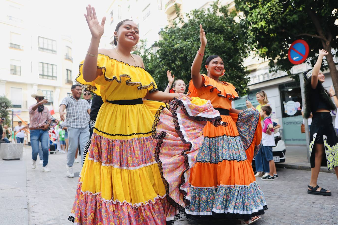 Fotos: Desfile de tripulantes de la Gran Regata 2023 de Cádiz