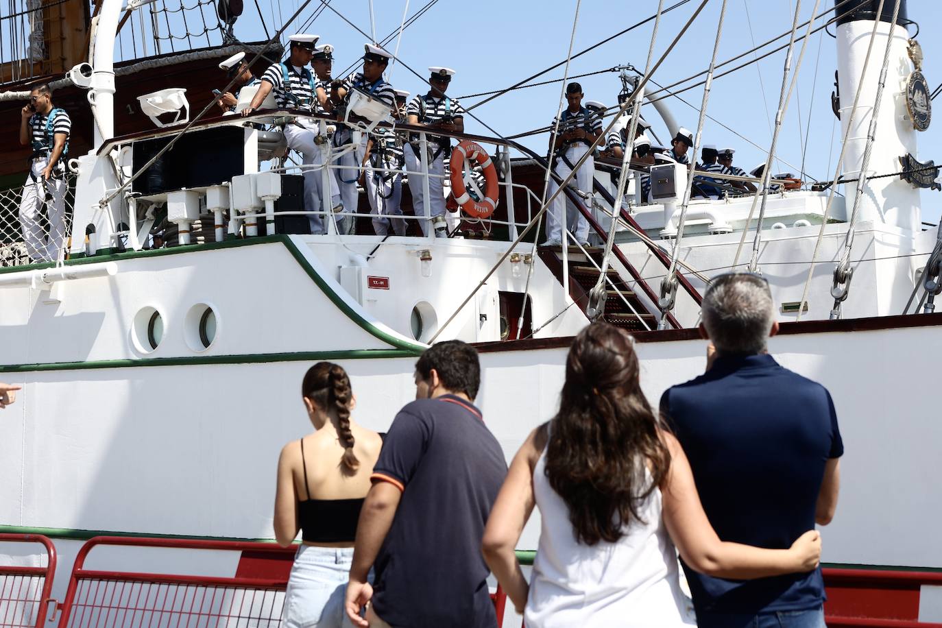 Las imágenes de la Parada Naval y despedida de la Gran Regata de Cádiz 2023