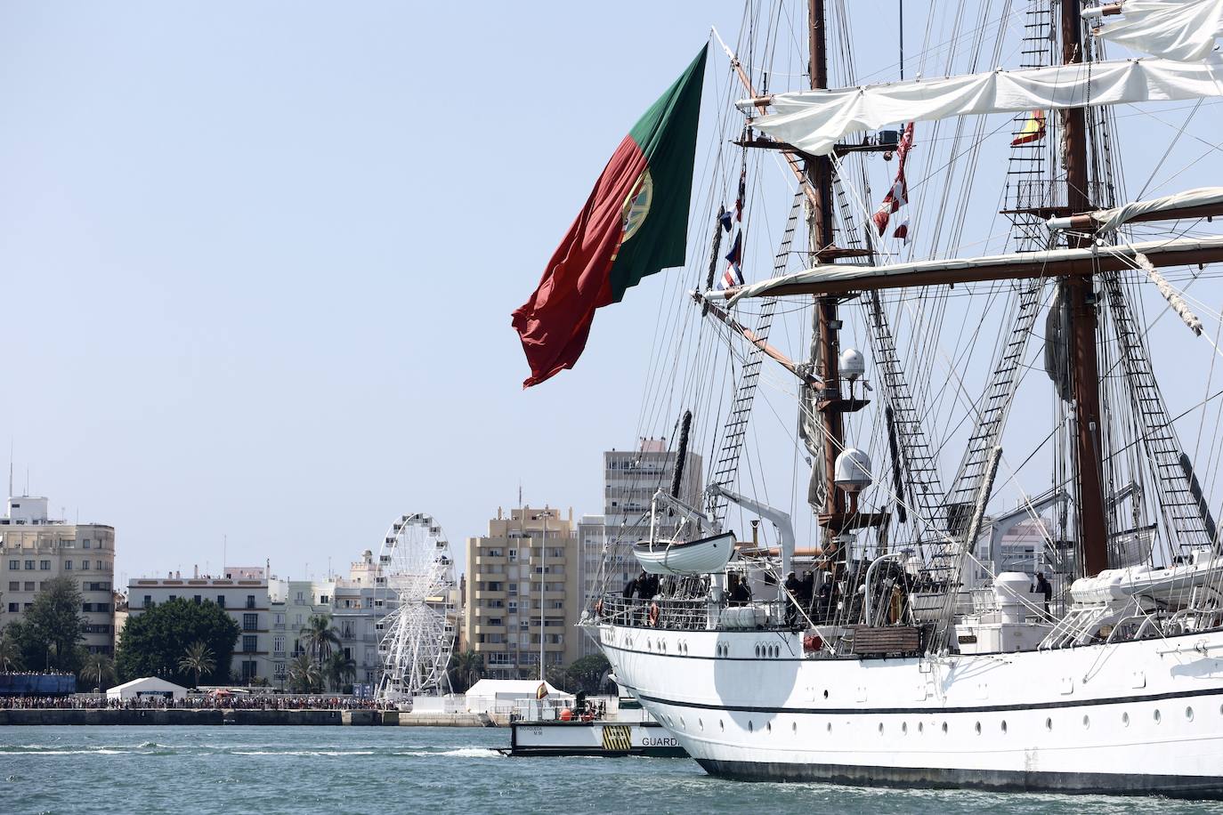 Las imágenes de la Parada Naval y despedida de la Gran Regata de Cádiz 2023