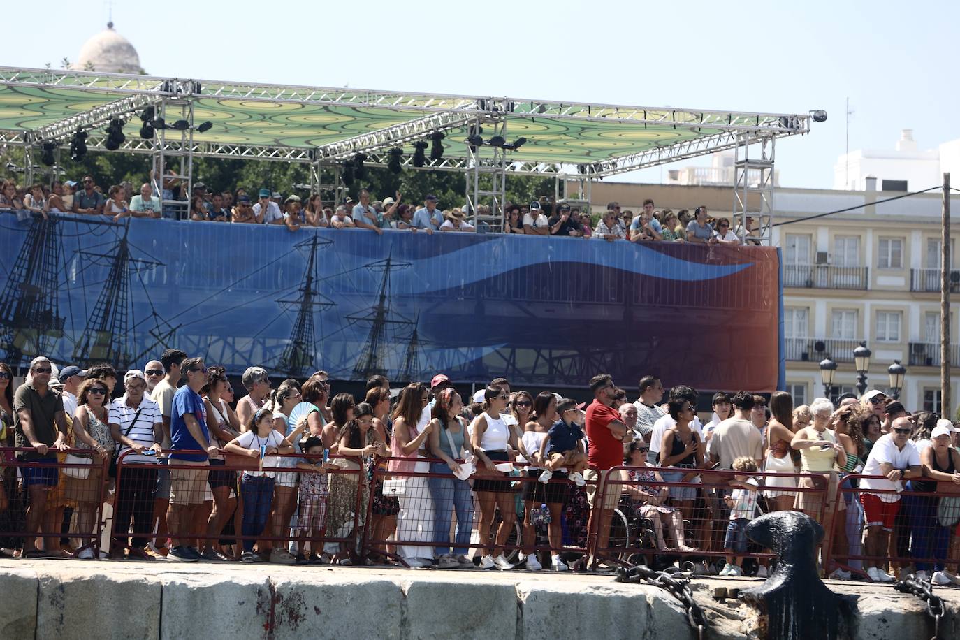 Las imágenes de la Parada Naval y despedida de la Gran Regata de Cádiz 2023