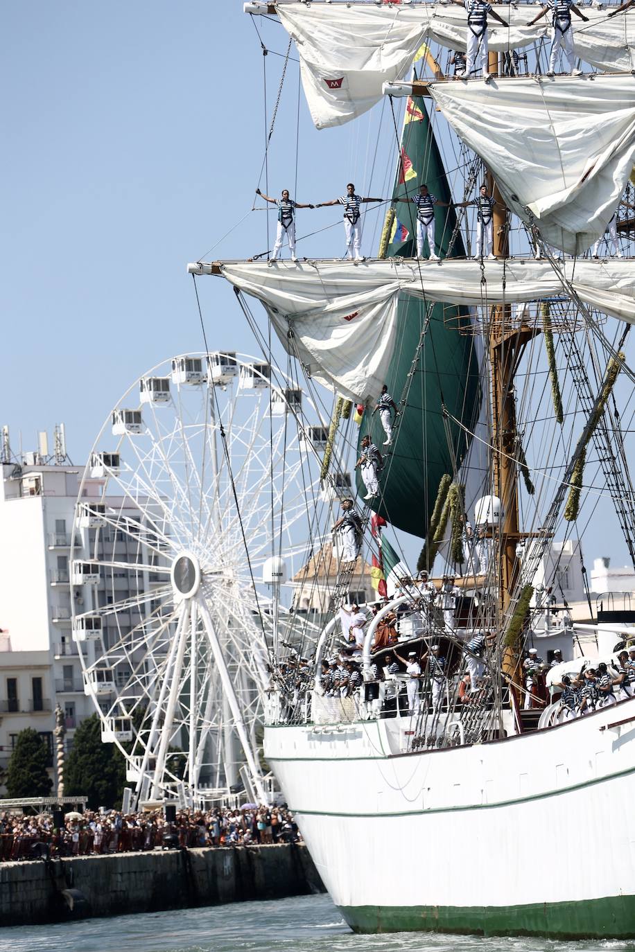 Las imágenes de la Parada Naval y despedida de la Gran Regata de Cádiz 2023