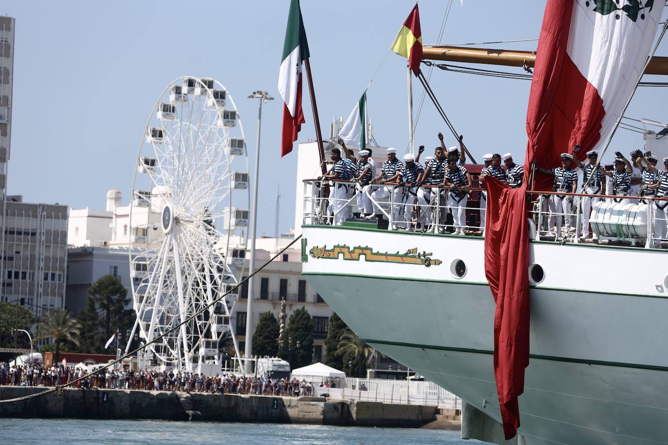 Las imágenes de la Parada Naval y despedida de la Gran Regata de Cádiz 2023