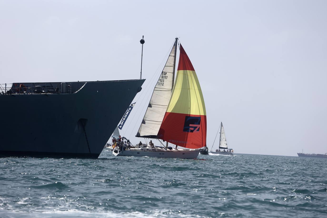 Las imágenes de la Parada Naval y despedida de la Gran Regata de Cádiz 2023
