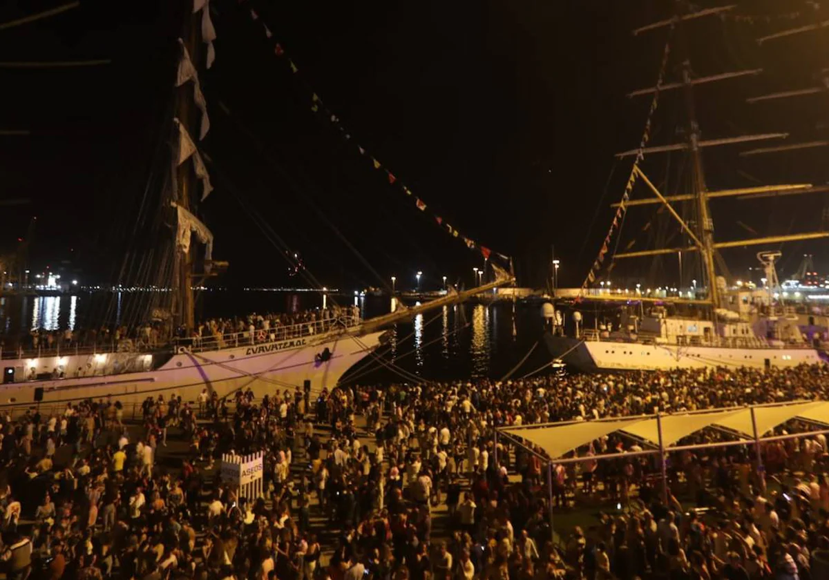 Fotos: Así vivió Cádiz la gran noche del sábado en la Gran Regata 2023
