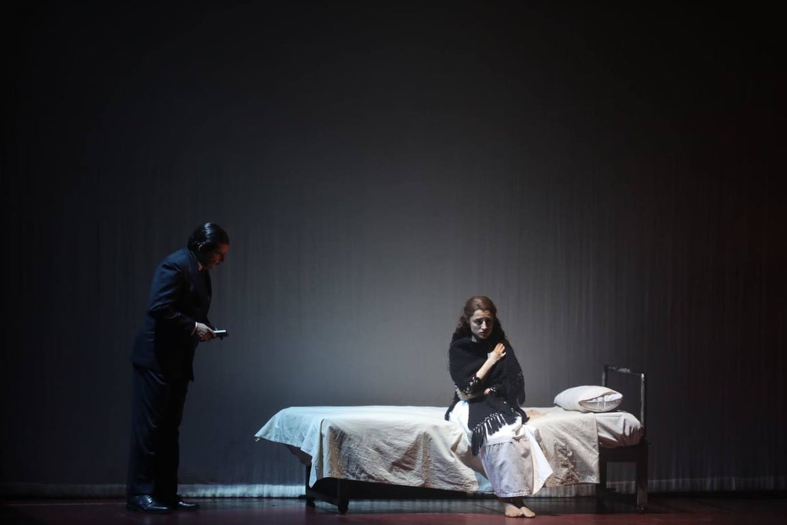 Fotos: El musical &#039;El tiempo entre costuras&#039; inaugura la temporada en el Gran Teatro Falla