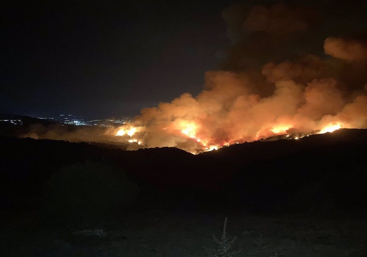 Imagen del incendio en Algeciras.