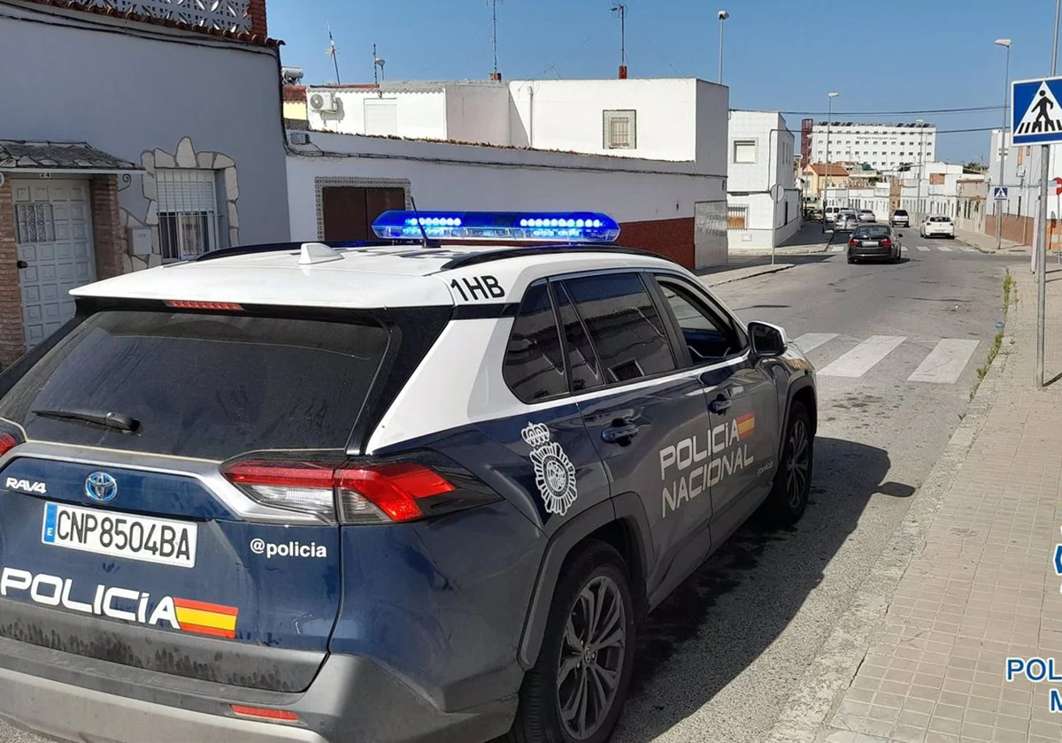 La Policía auxilia en Jerez a dos hombres intoxicados por una sobredosis de éxtasis líquido