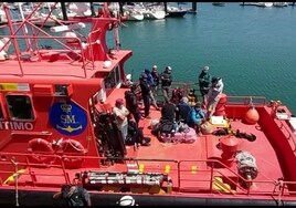 Detenidos los pilotos que trasladaban a 24 inmigrantes a la costa de Cádiz poniendo en riesgo sus vidas