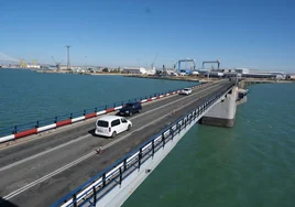 El PP pide al Gobierno la conexión peatonal y ciclista con Puerto Real por el puente Carranza