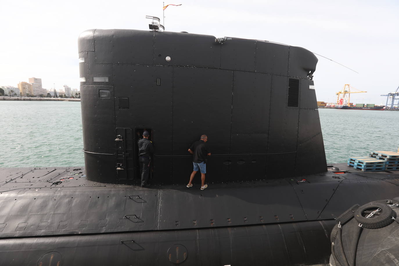 Fotos: El submarino de la Armada, &#039;Galerna&#039;, llega a Cádiz