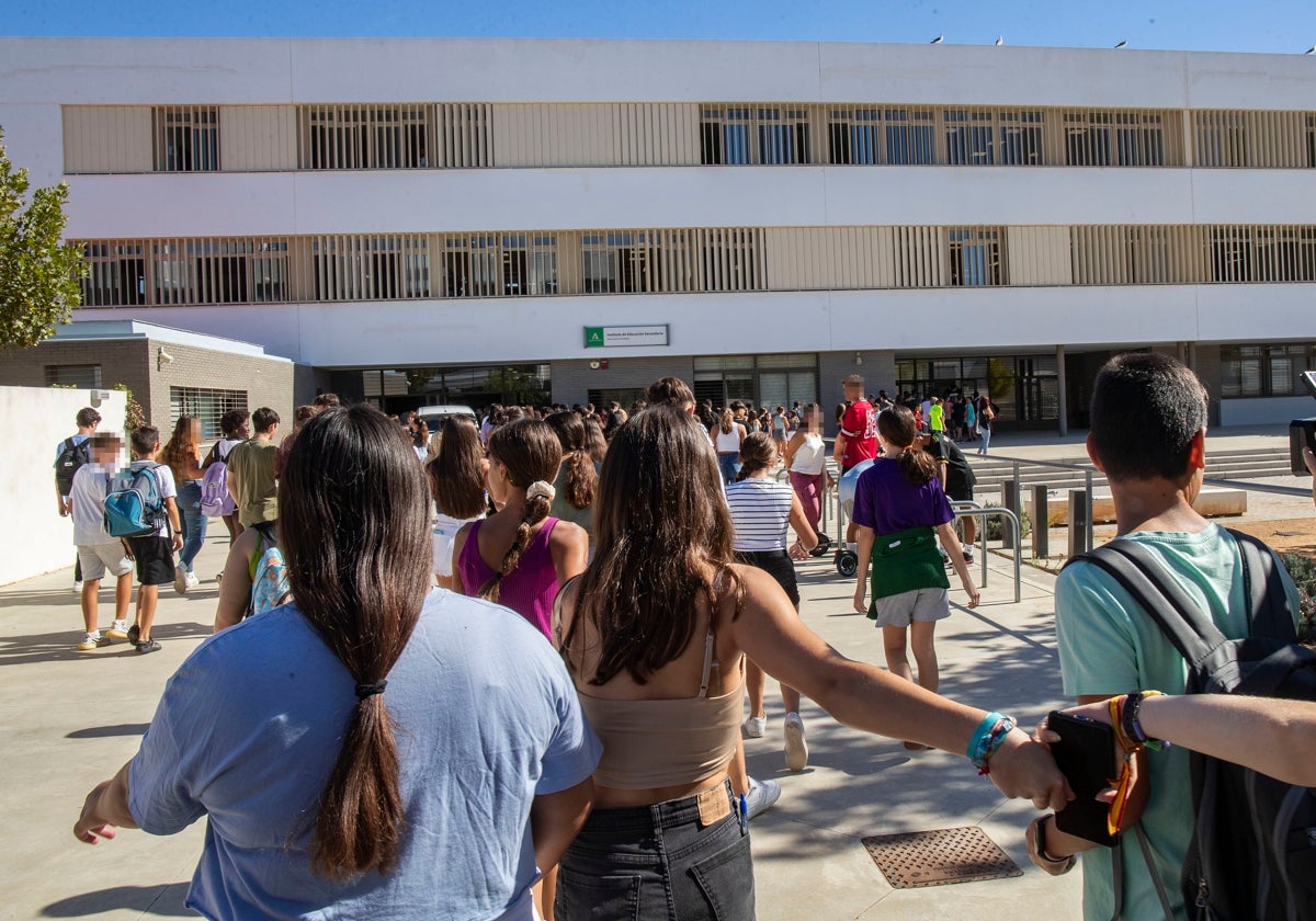 Los niños han vuelto este viernes con cierta normalidad a las clases.