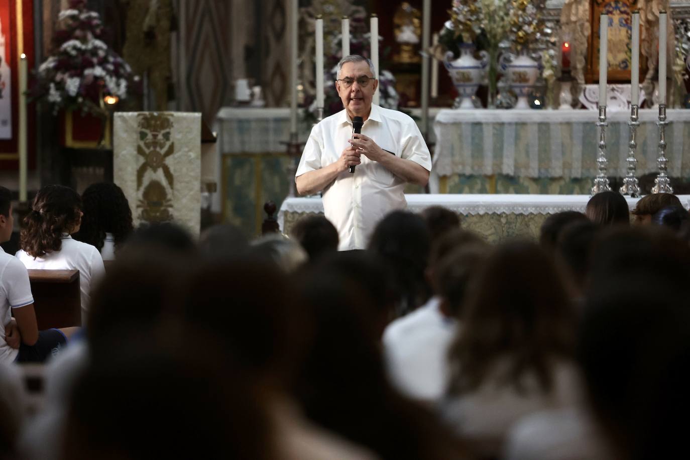 Fotos: Tradicional ofrenda de nardos a la Patrona de Cádiz en Santo Domingo