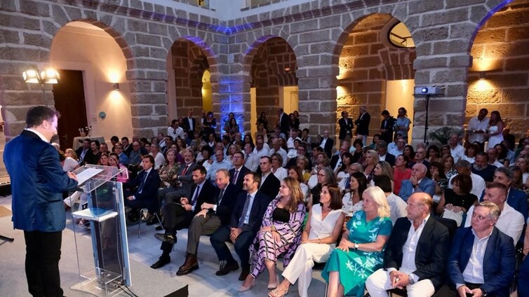 Cádiz Solidaria reconoce a las asociaciones en una gala muy musical
