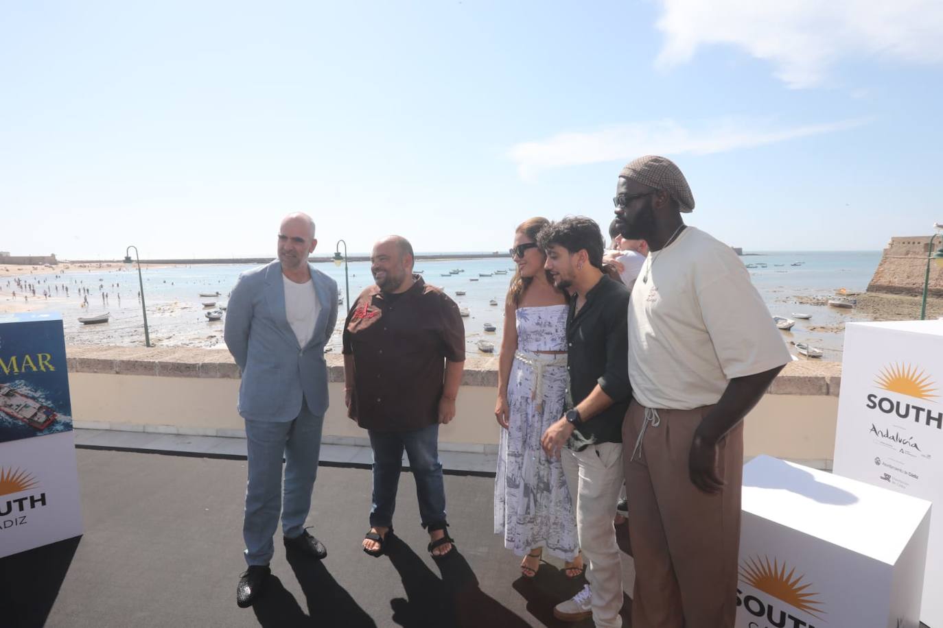 En imágenes: El equipo de &#039;La ley del mar&#039;, con Luis Tosar a la cabeza, en La Caleta