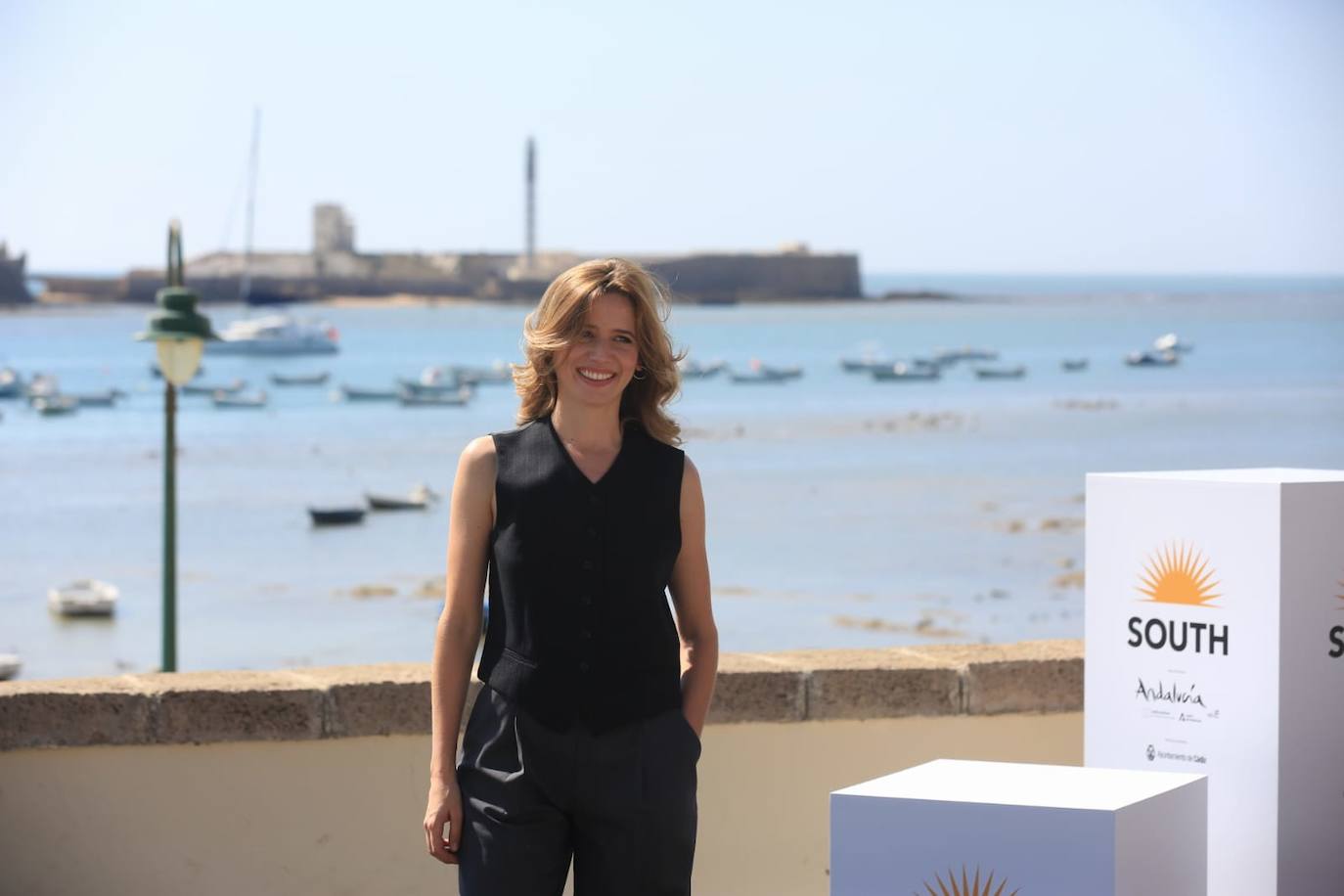 En imágenes: El equipo de &#039;La ley del mar&#039;, con Luis Tosar a la cabeza, en La Caleta