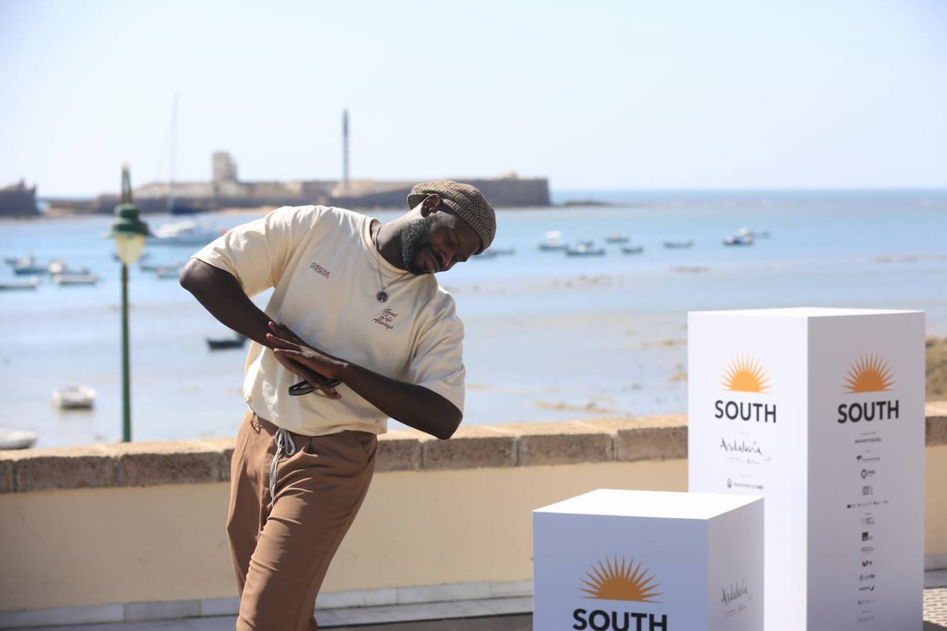 En imágenes: El equipo de &#039;La ley del mar&#039;, con Luis Tosar a la cabeza, en La Caleta