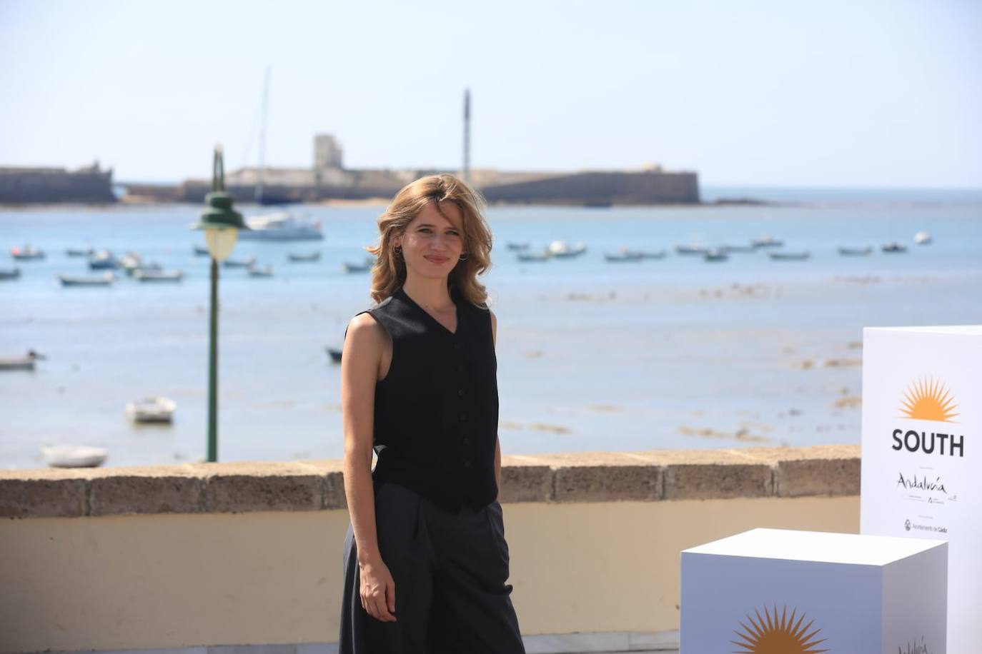 En imágenes: El equipo de &#039;La ley del mar&#039;, con Luis Tosar a la cabeza, en La Caleta