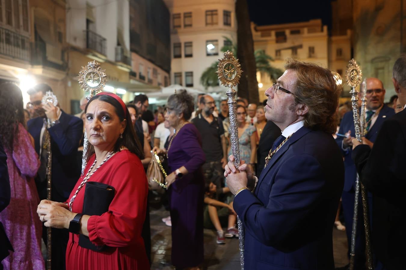 Fotos: La Virgen del Rosario, por las calles de Cádiz