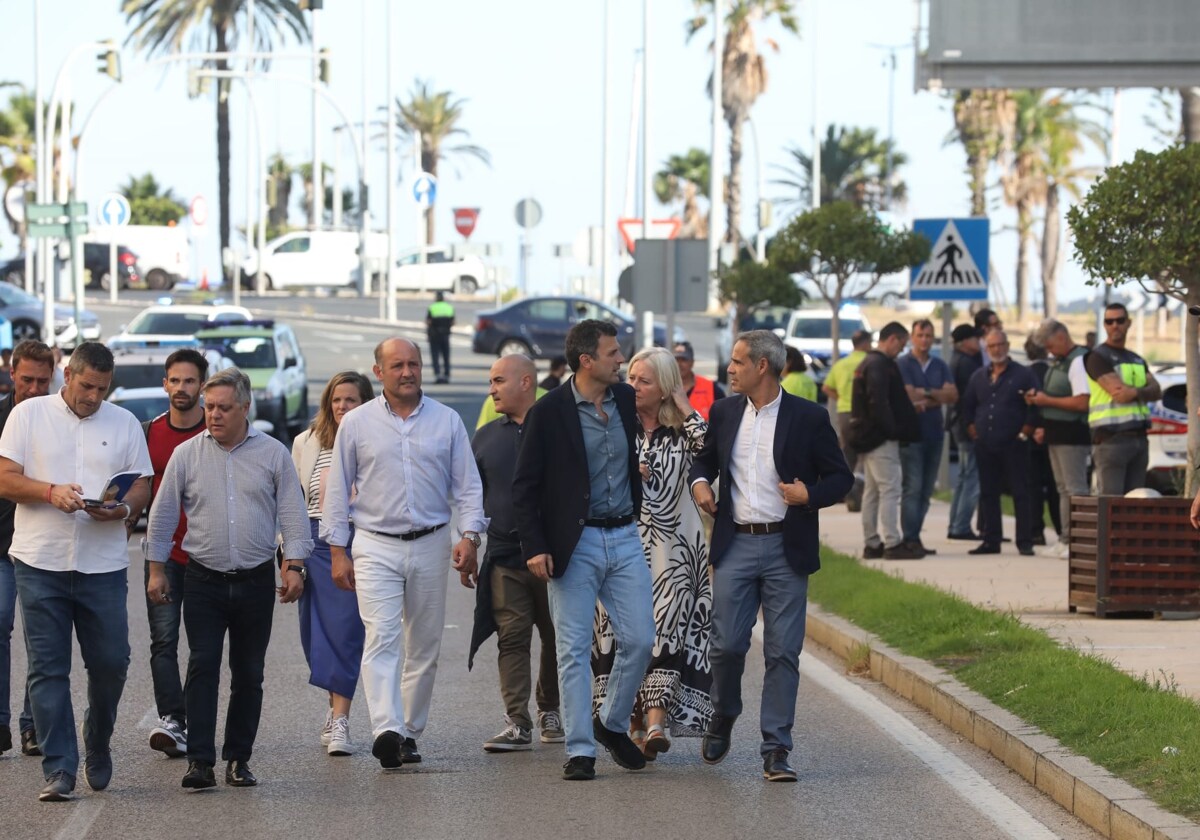 El equipo del Ayuntamiento de Cádiz llegando al lugar del siniestro.