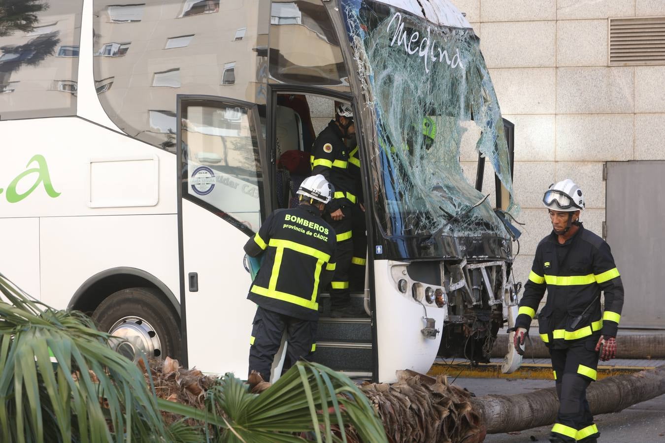 Fotos: Grave accidente de tráfico en Cádiz