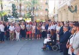 Cádiz despide en silencio y con respeto a las víctimas del accidente