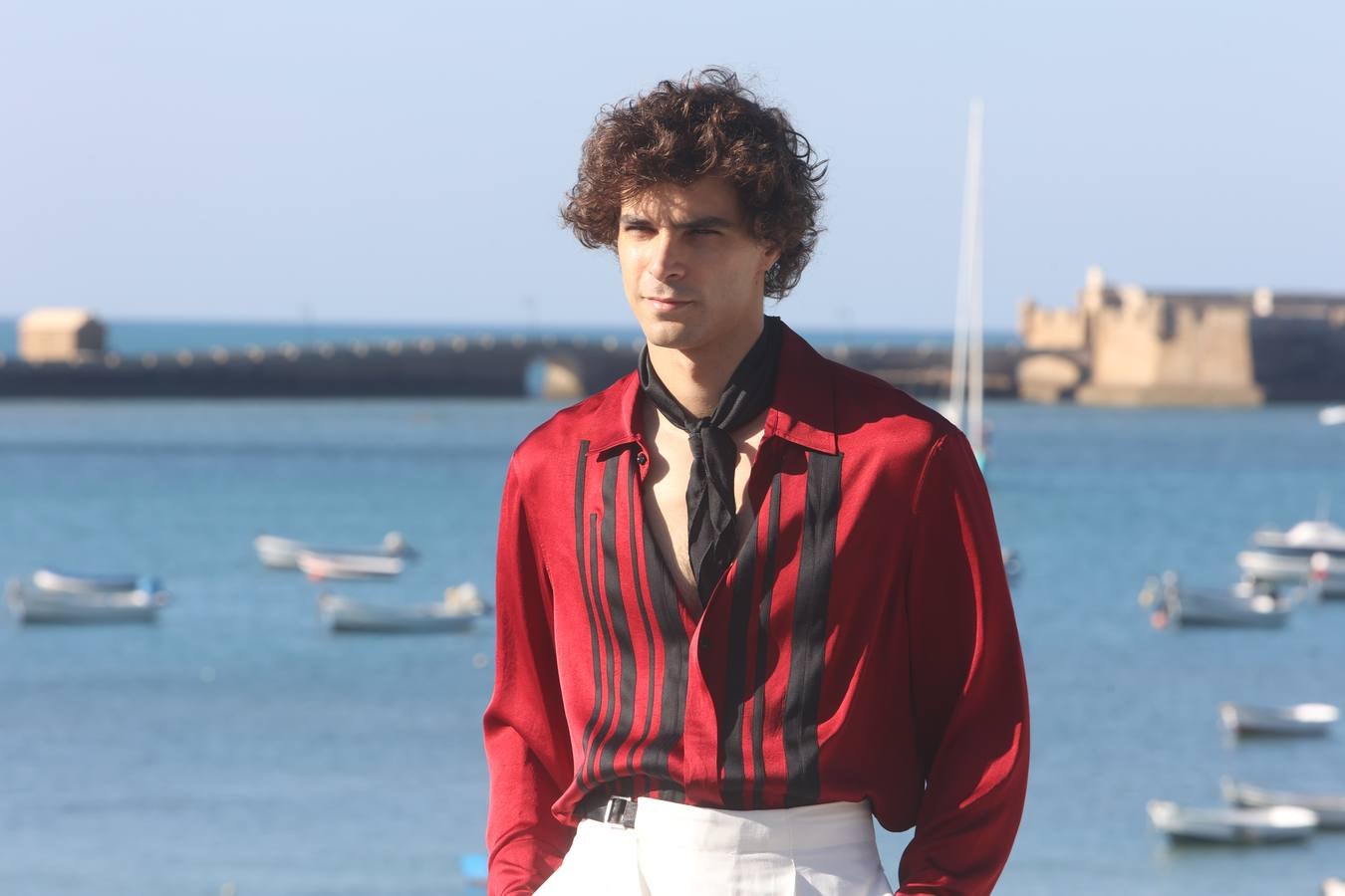 La luz de Cádiz ciega a las estrellas de las series españolas